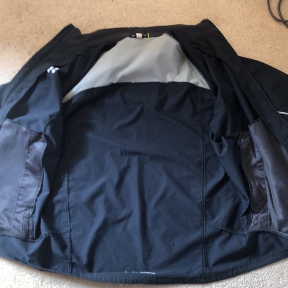 GQ Under Armour large - Picture 5 of 8